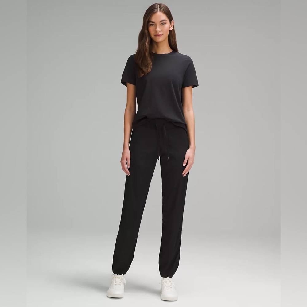 Lululemon Dance Studio Mid Rise Pant SHORT
